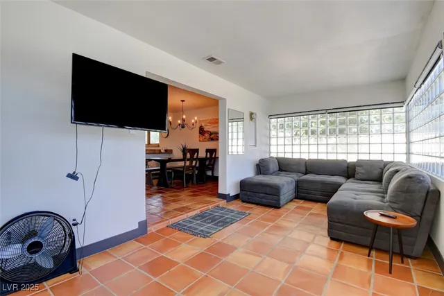 $2,990 | 3506 Algonquin Drive, Las Vegas, NV 89169