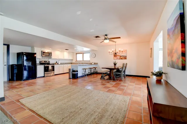 $2,990 | 3506 Algonquin Drive, Las Vegas, NV 89169