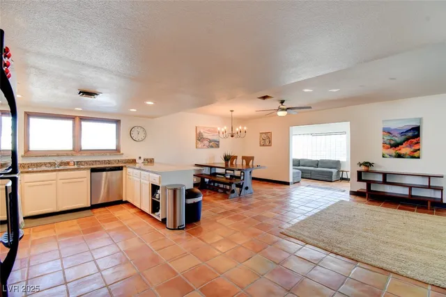 $2,990 | 3506 Algonquin Drive, Las Vegas, NV 89169