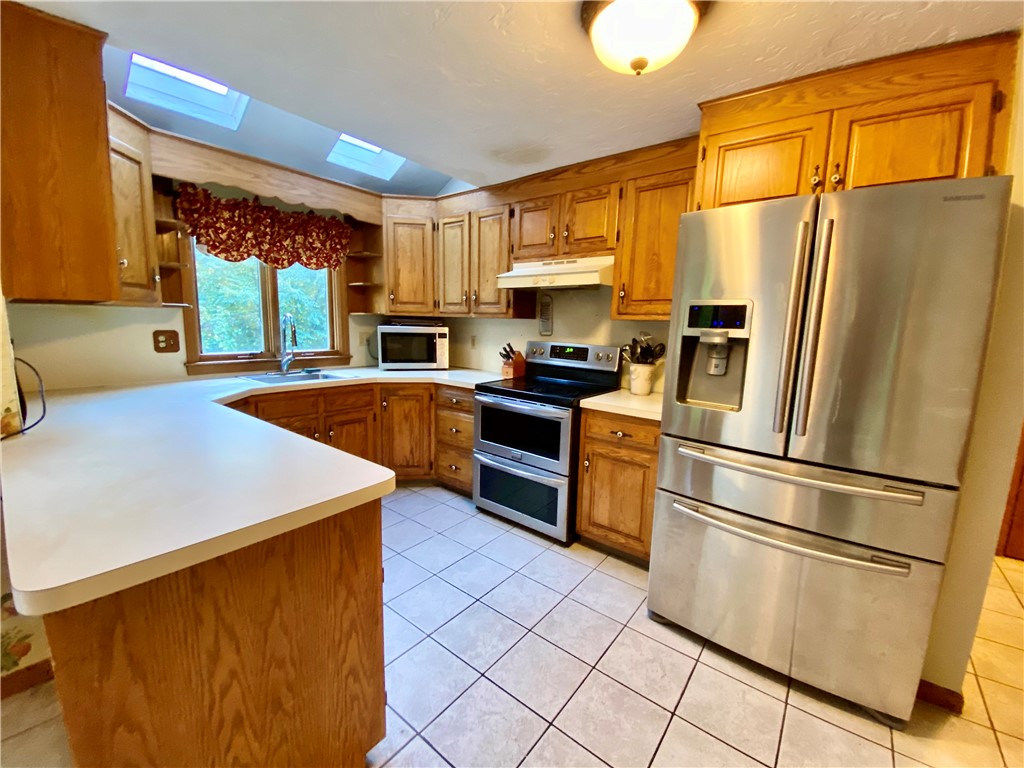 772 Woonsocket Hill Road North Smithfield, RI 02896 - Photo 9 of 38 Gallery Image 9