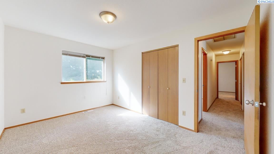 807 Ismo Loop Sunnyside, WA 98944 - Photo 15 of 22 Gallery Image 15