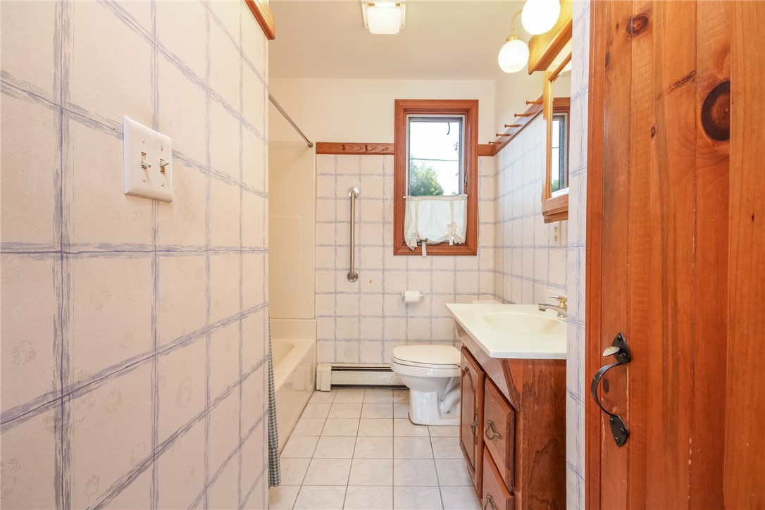111 East Shore Road Narragansett, RI 02882 - Photo 14 of 26