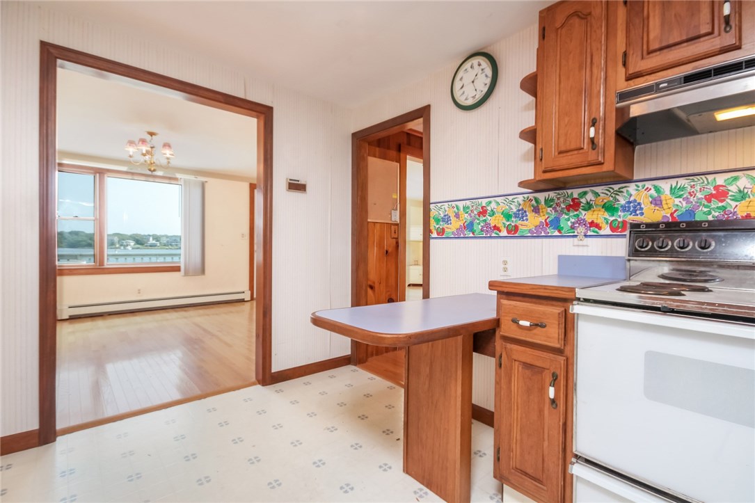 111 East Shore Road Narragansett, RI 02882 - Photo 10 of 26