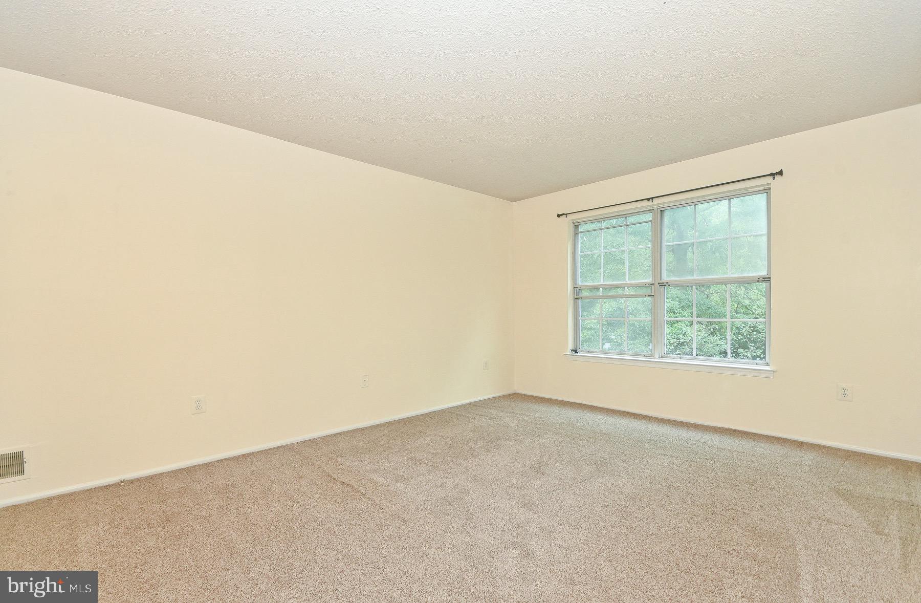 82 Versailles Court Trenton, NJ 08619 - Photo 15 of 18