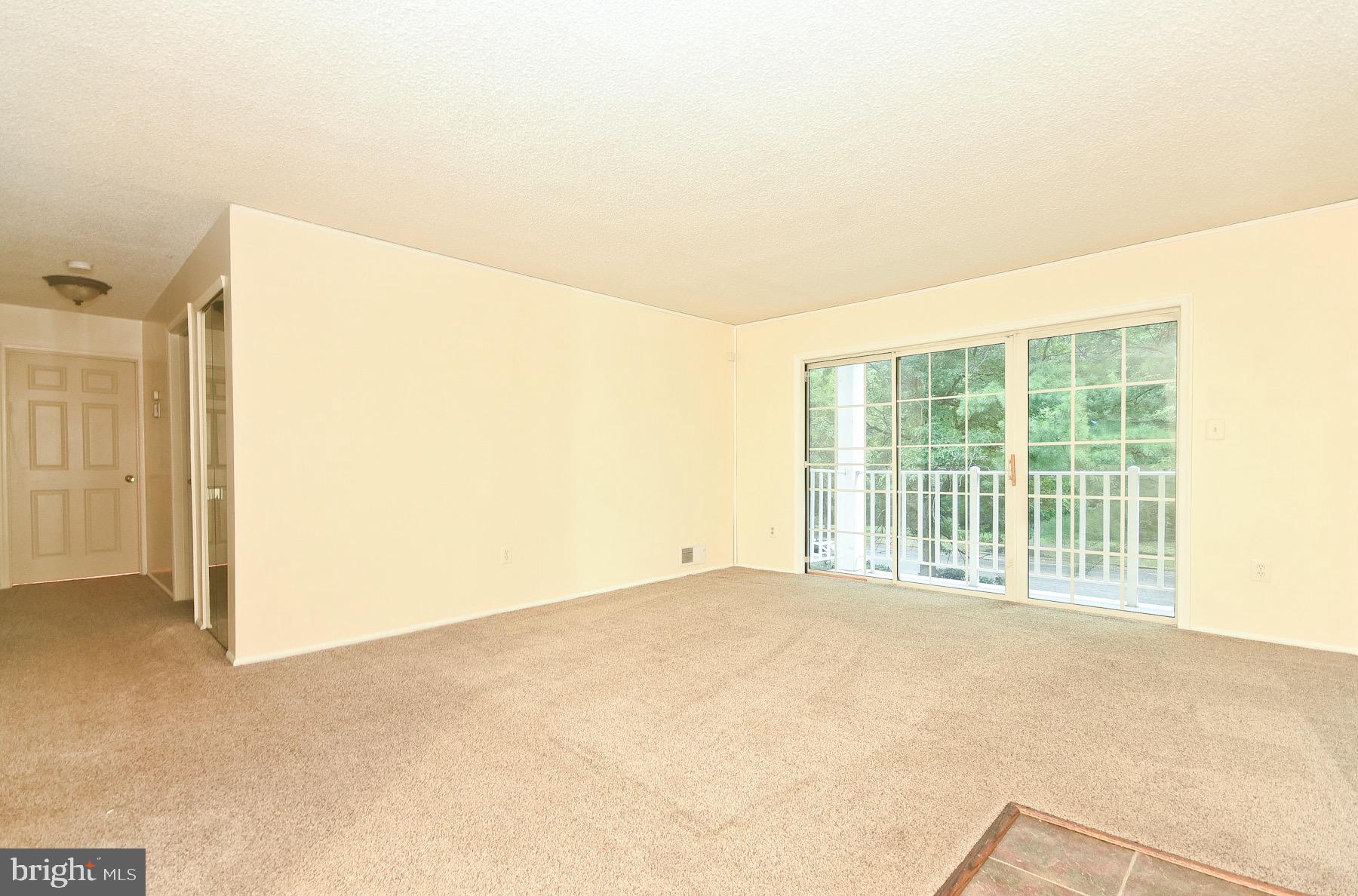 82 Versailles Court Trenton, NJ 08619 - Photo 6 of 18