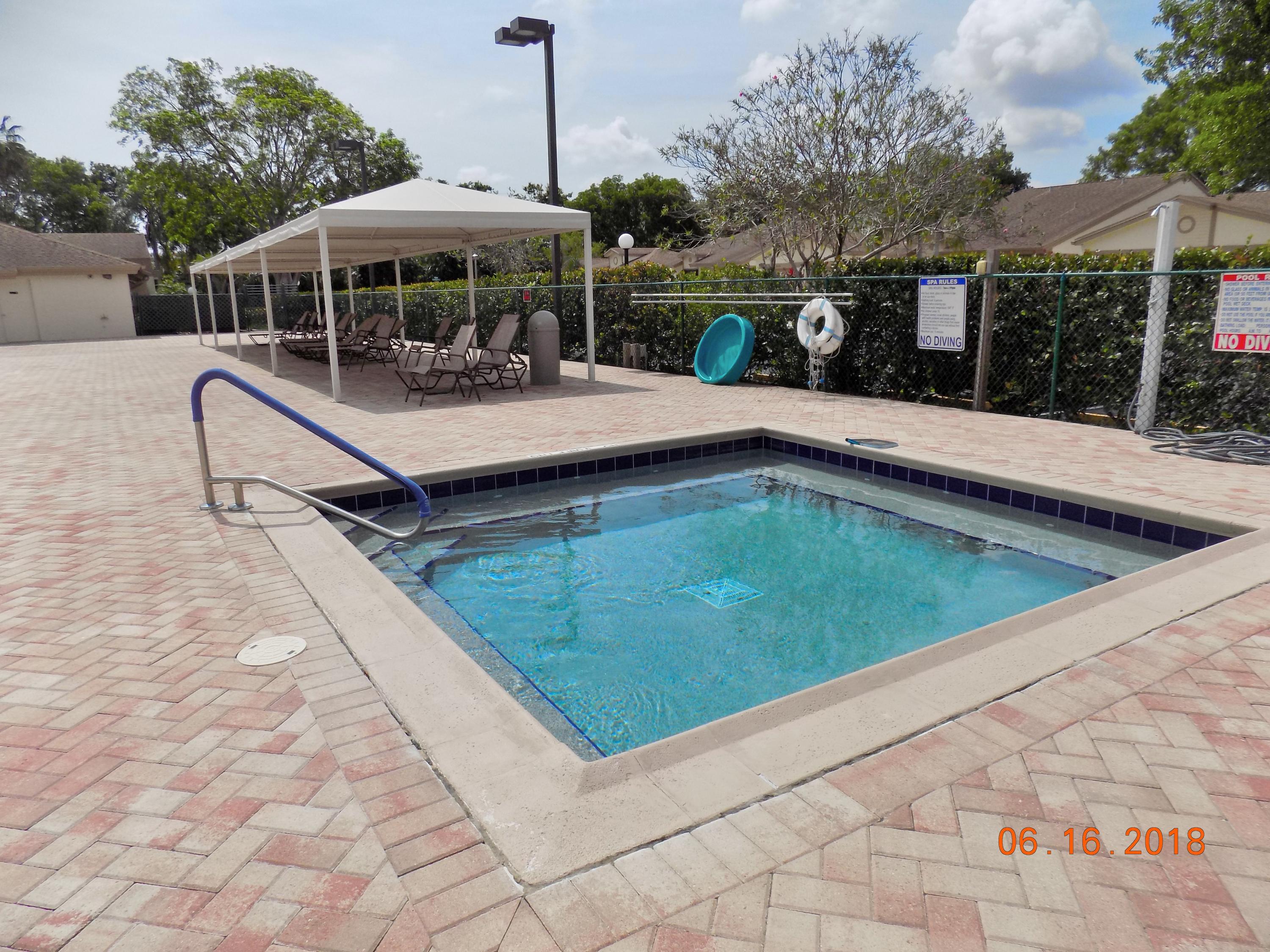 8057 Summerview Terrace Boca Raton, FL 33496 - Photo 31 of 40 HOT TUB