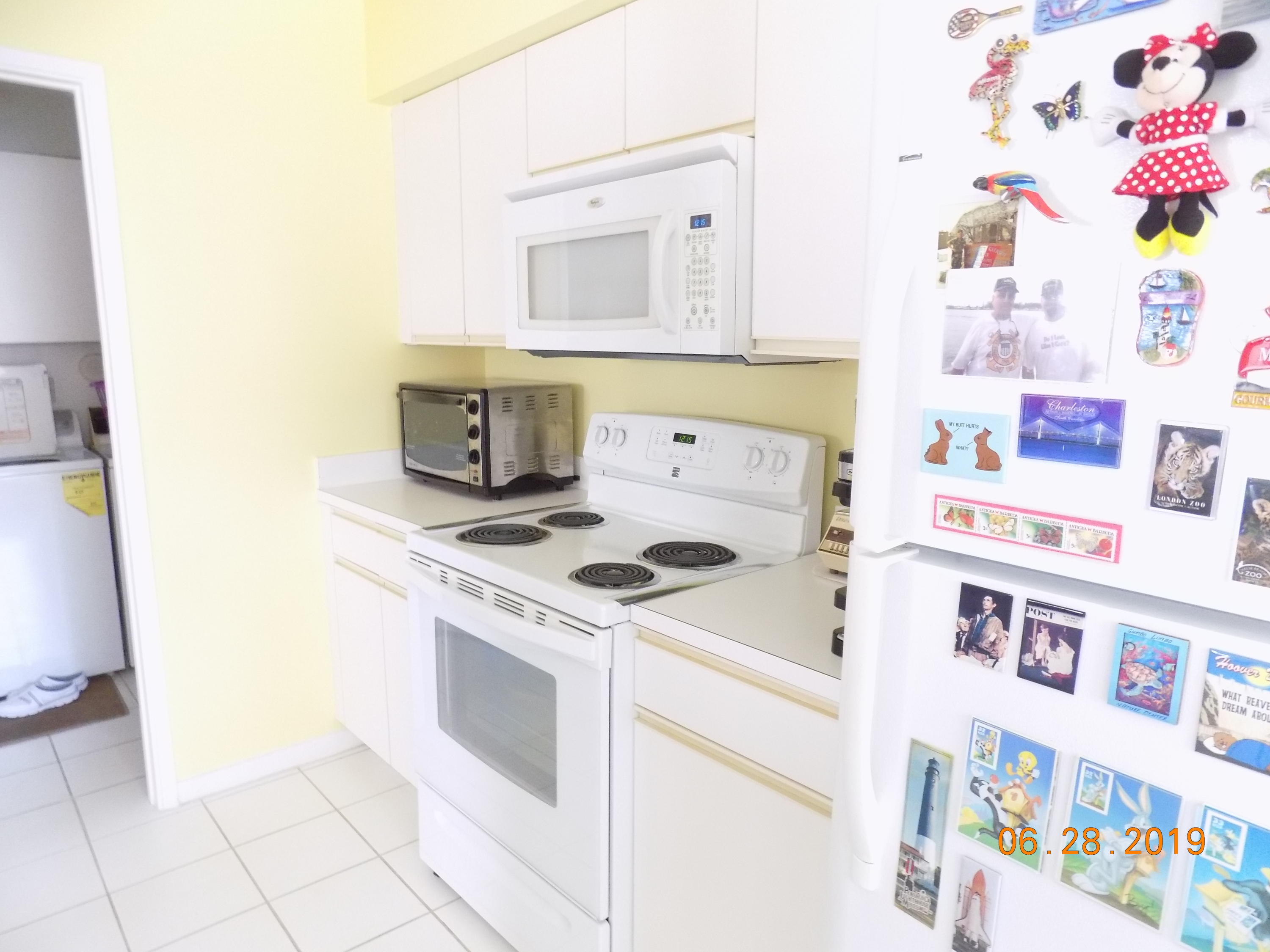 8057 Summerview Terrace Boca Raton, FL 33496 - Photo 4 of 40 KITCH 1