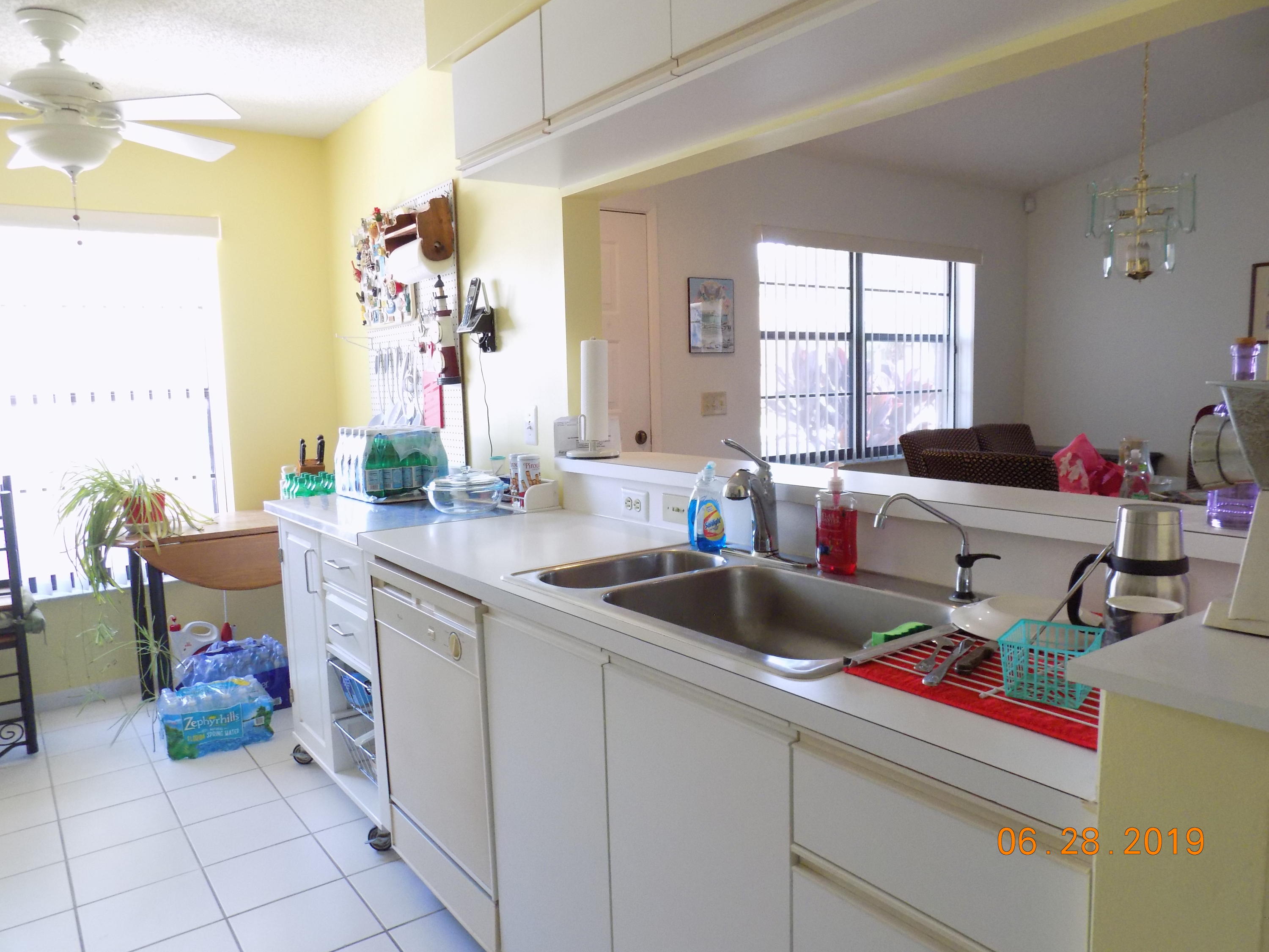 8057 Summerview Terrace Boca Raton, FL 33496 - Photo 5 of 40 KITCH 3