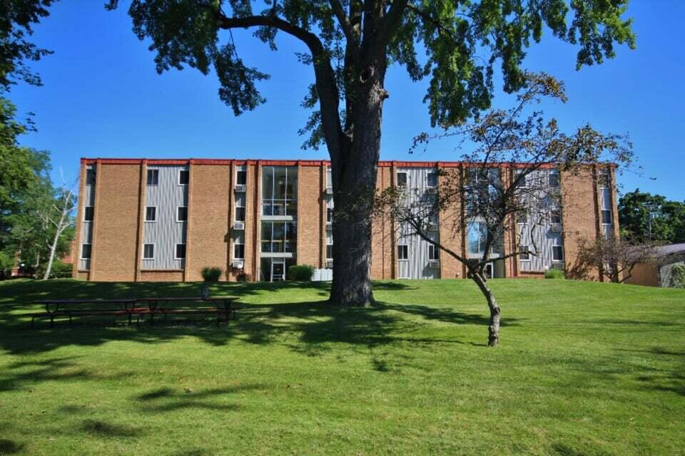 173 East Michigan Avenue, Unit 203B Three Rivers, MI 49093 - Photo 1 of 23 20220327040019708667000000-o