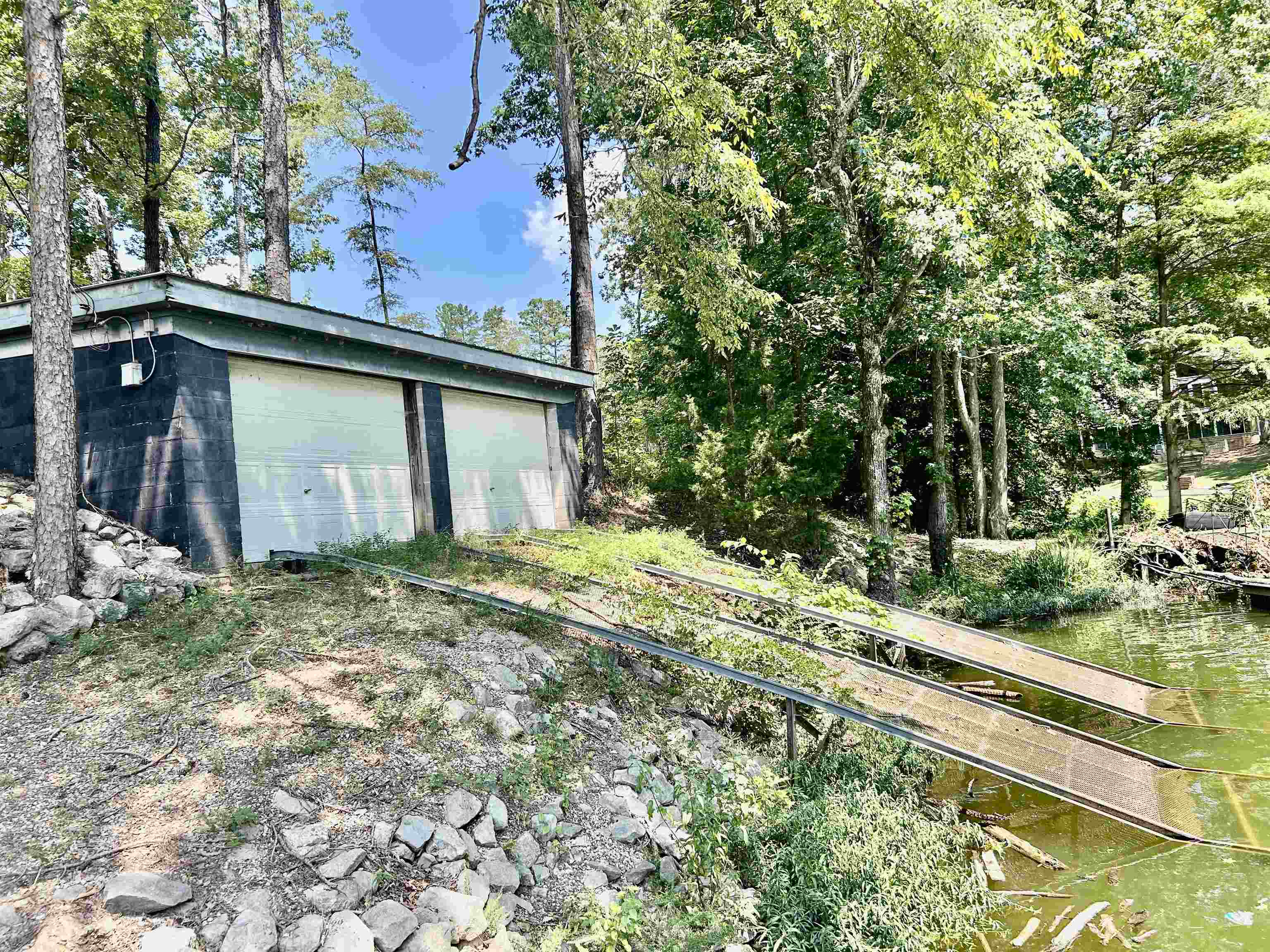 28 County Road 18 Iuka, MS 38852 - Photo 35 of 39 a house view with a backyard space