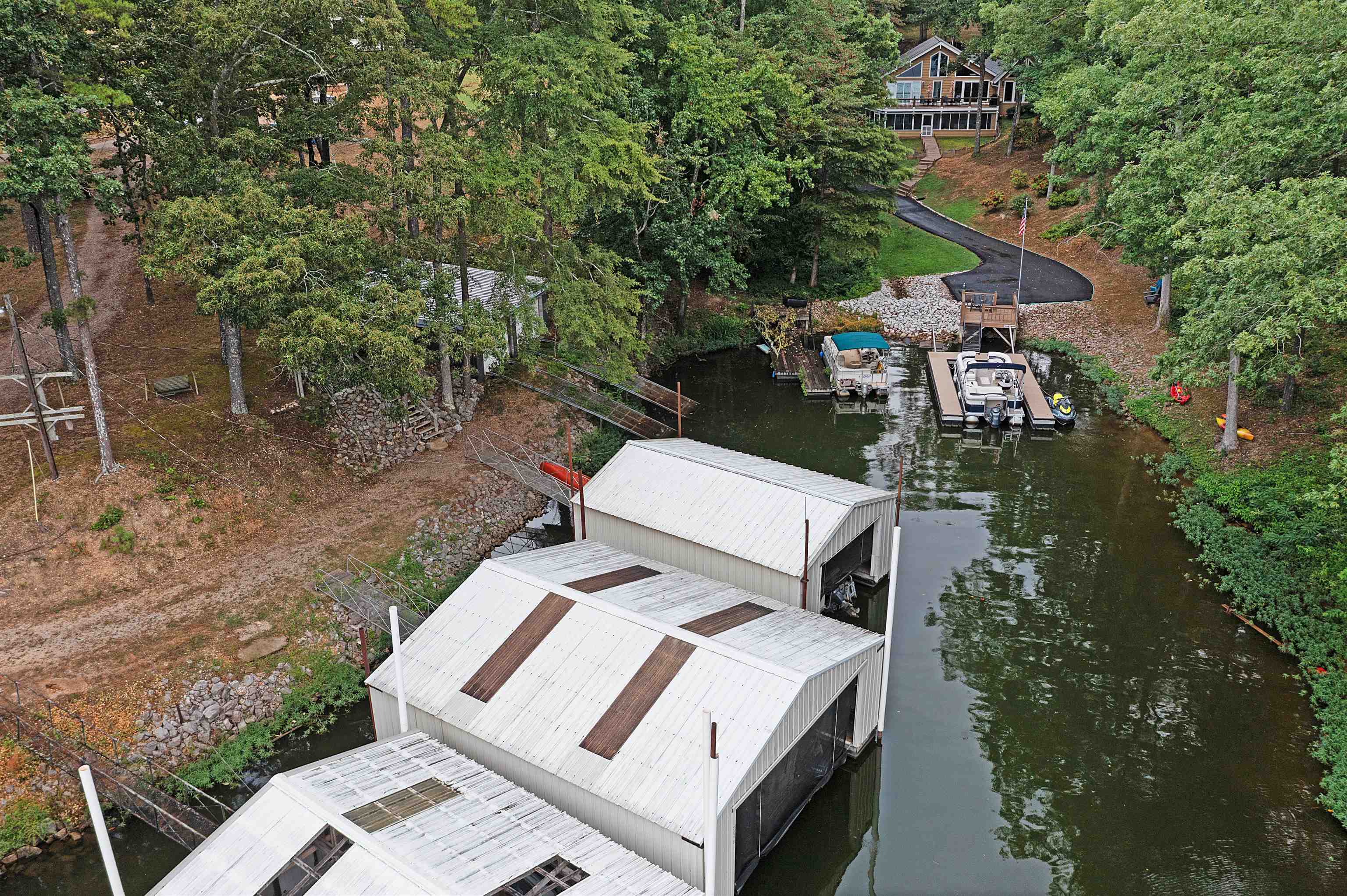 28 County Road 18 Iuka, MS 38852 - Photo 36 of 39 an aerial view of a house with a yard