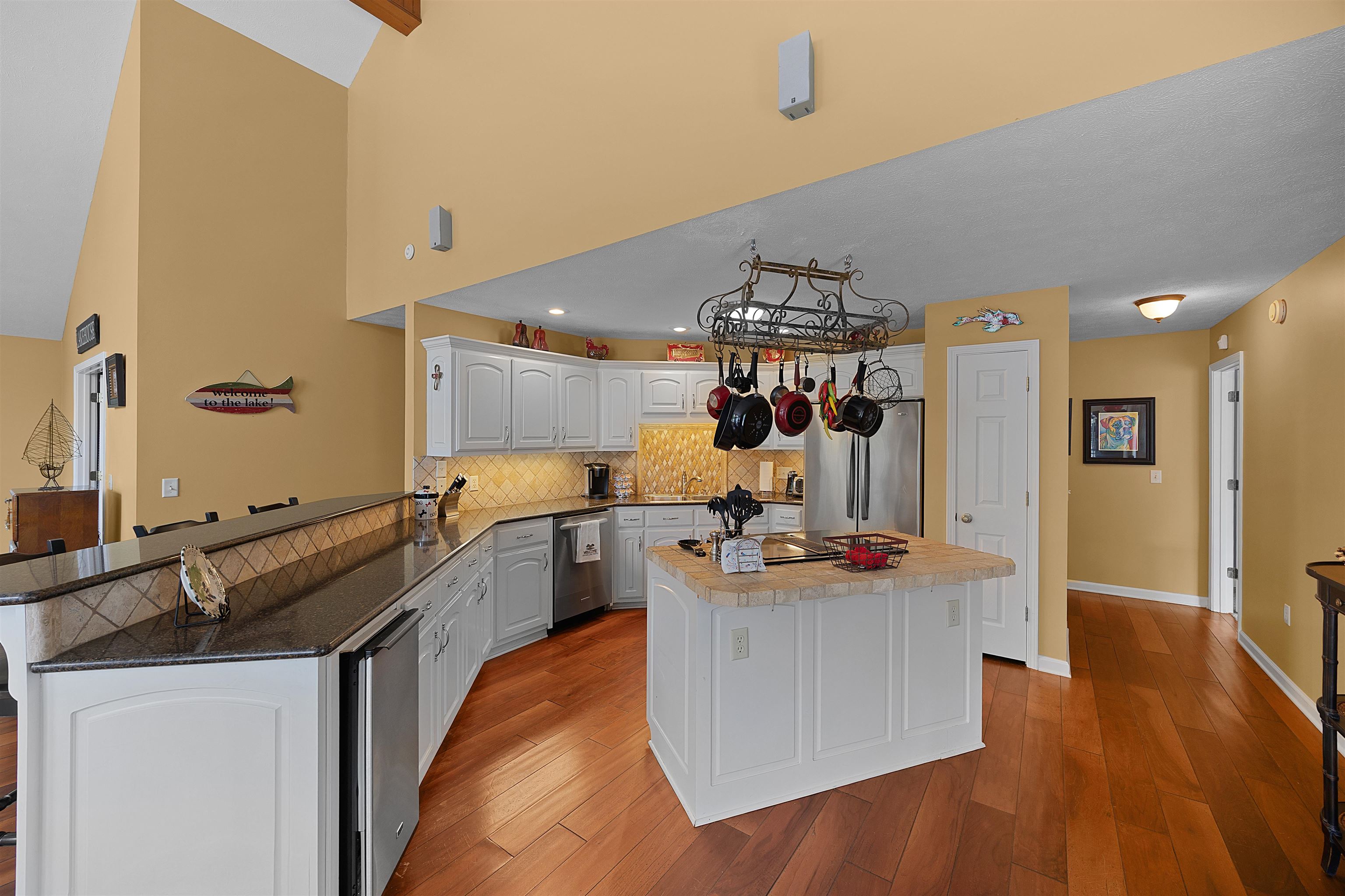 28 County Road 18 Iuka, MS 38852 - Photo 8 of 39 a kitchen with a sink and stove