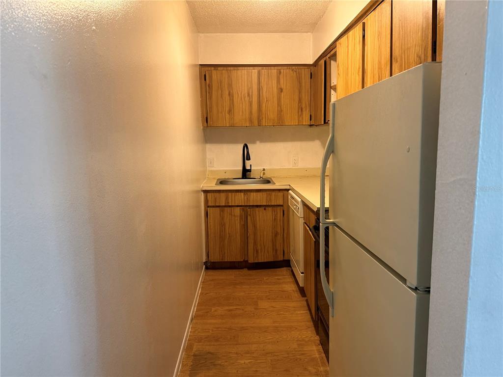 8534 Channelview Circle, Unit 8534 Tampa, FL 33614 - Photo 4 of 6