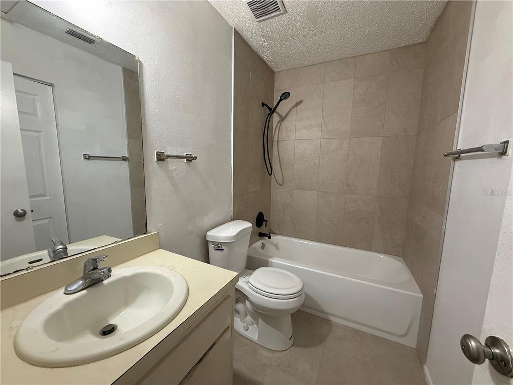 8534 Channelview Circle, Unit 8534 Tampa, FL 33614 - Photo 5 of 6