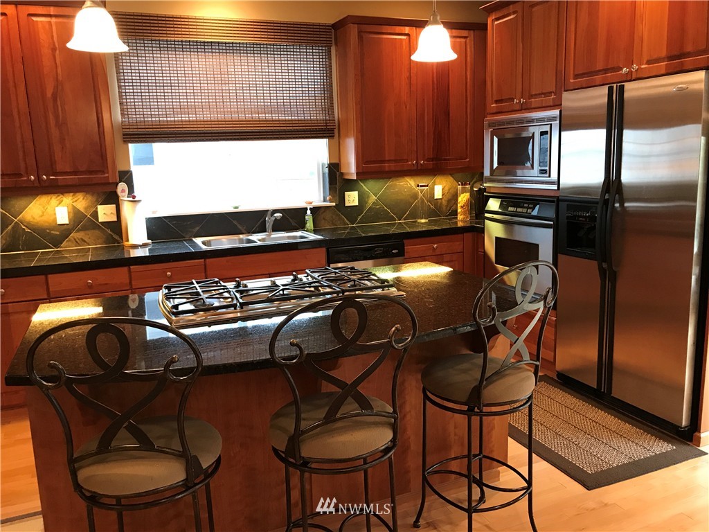 16611 Southeast 167th Street Renton, WA 98058 - Photo 3 of 15 Gallery Image 3