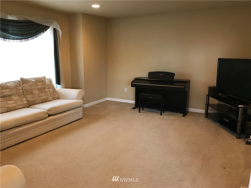 16611 Southeast 167th Street Renton, WA 98058 - Photo 10 of 15 Gallery Image 10