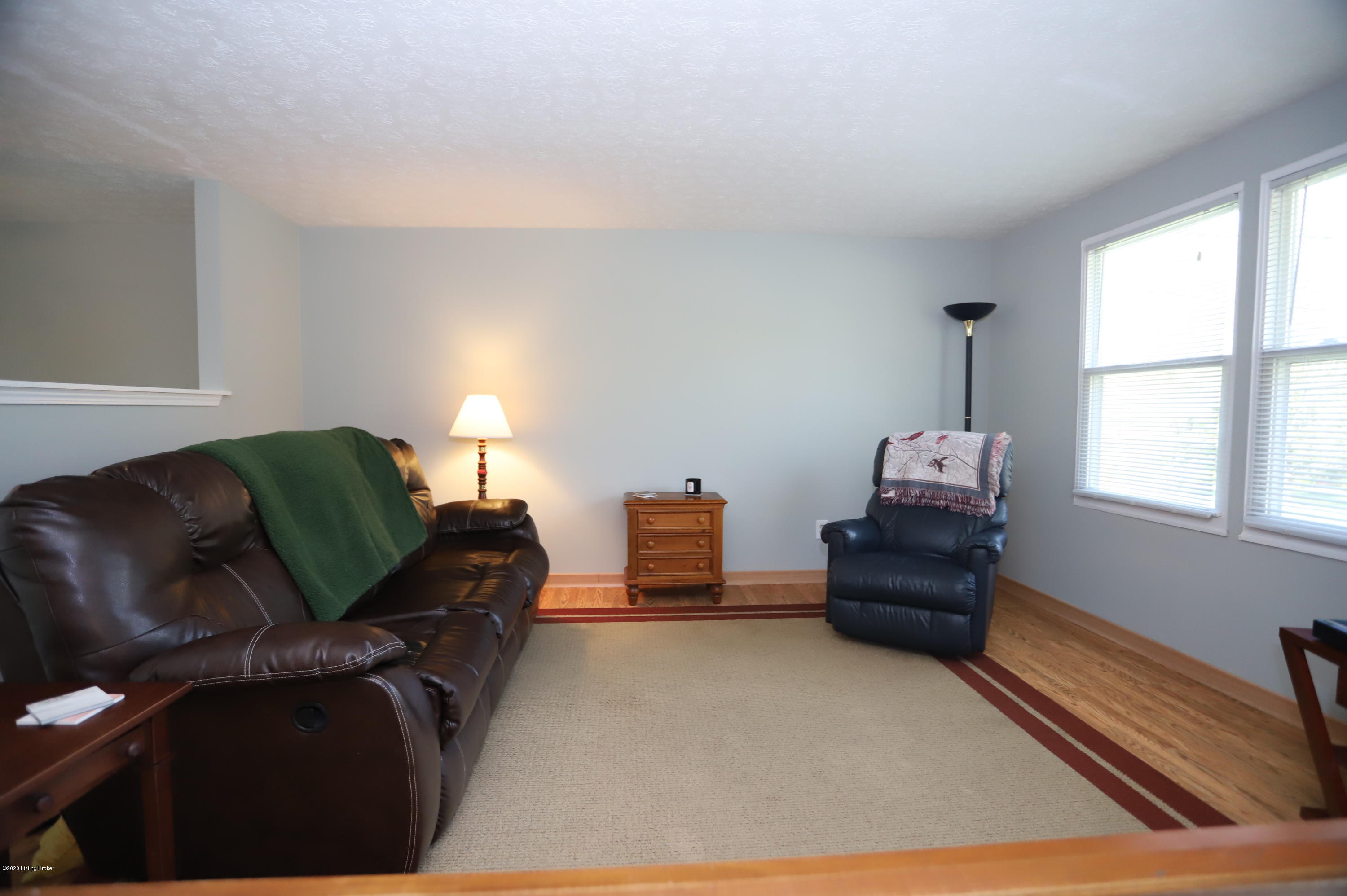 9528 Fairground Road Louisville, KY 40291 - Photo 4 of 55 living rm