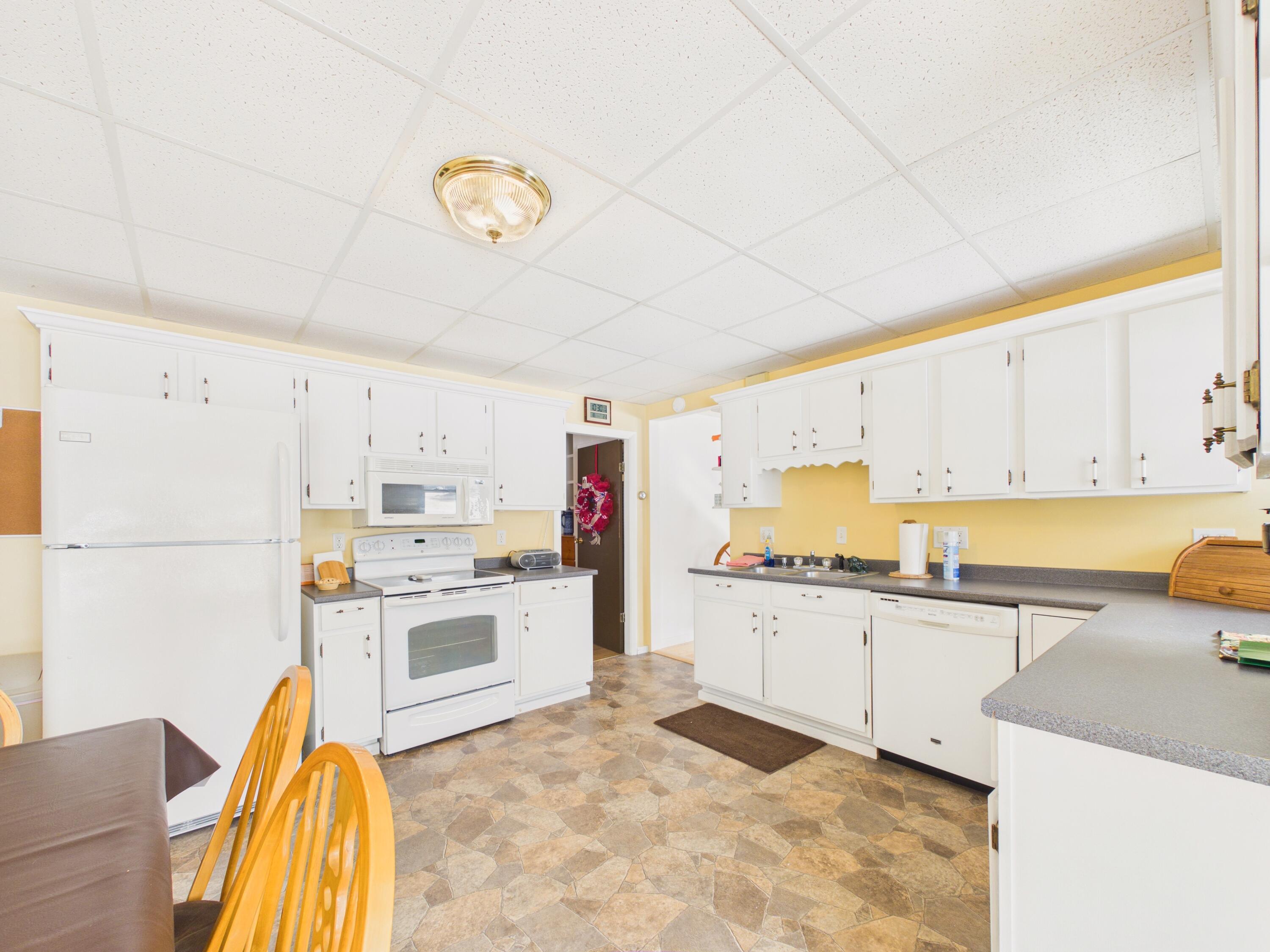 138 State Street Van Buren, ME 04785 - Photo 11 of 50 CAM05521G0-PR0055-STILL007