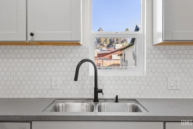 a close view of sink and tap