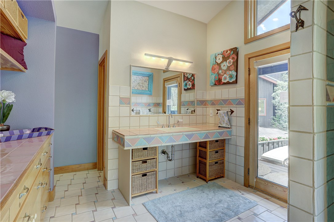 1050 South Ruby Road Silverthorne, CO 80498 - Photo 23 of 35 Gallery Image 23