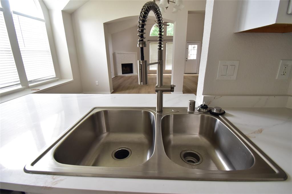 7837 Roundtable Road Frisco, TX 75035 - Photo 9 of 19 Gallery Image 9