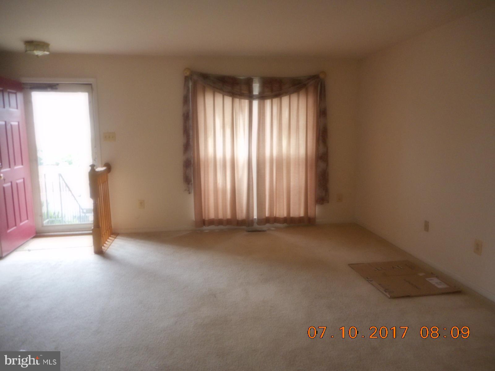 7002 Dew Drop Way Clinton, MD 20735 - Photo 4 of 17 Living Room