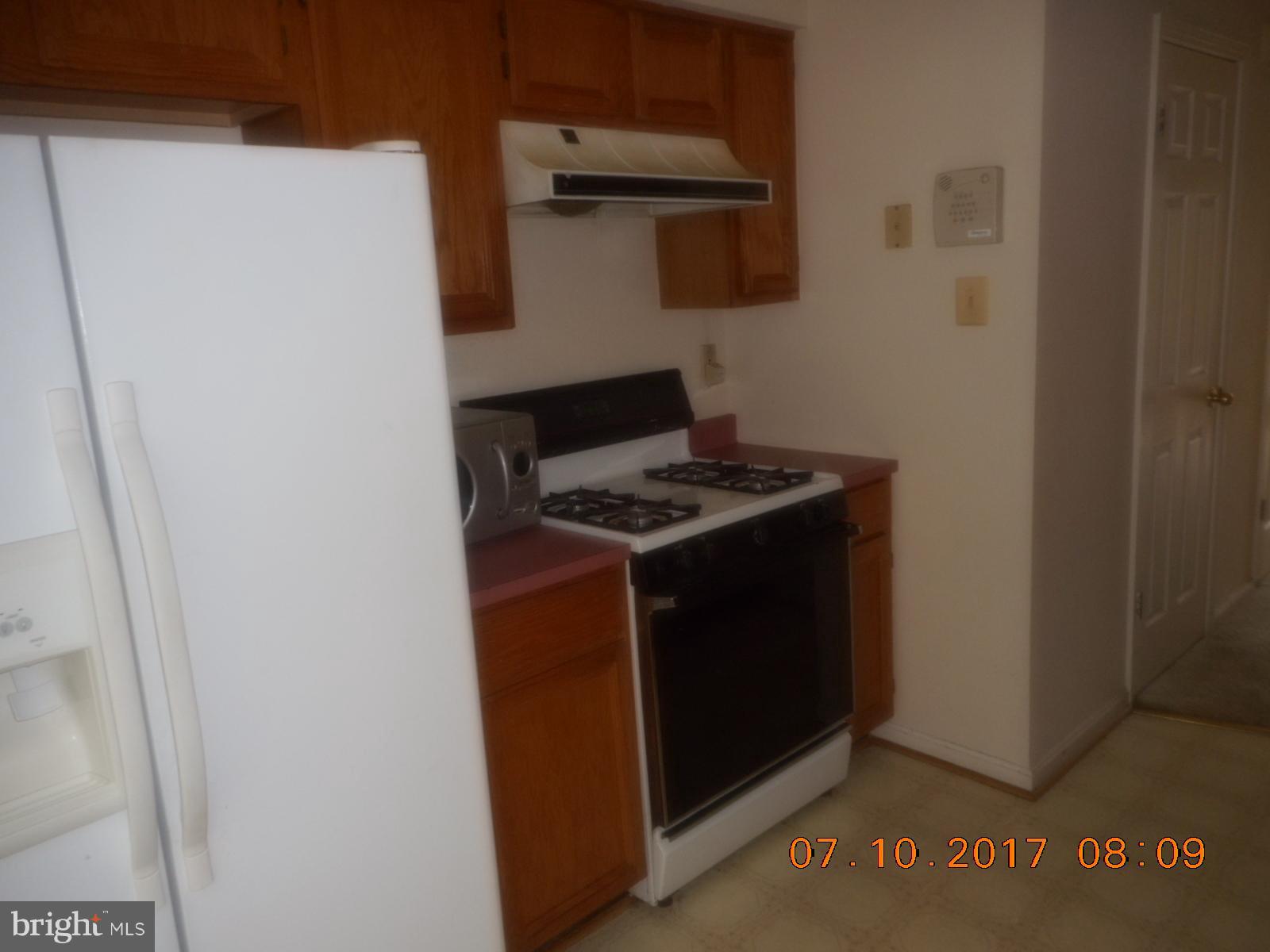 7002 Dew Drop Way Clinton, MD 20735 - Photo 5 of 17 Kitchen