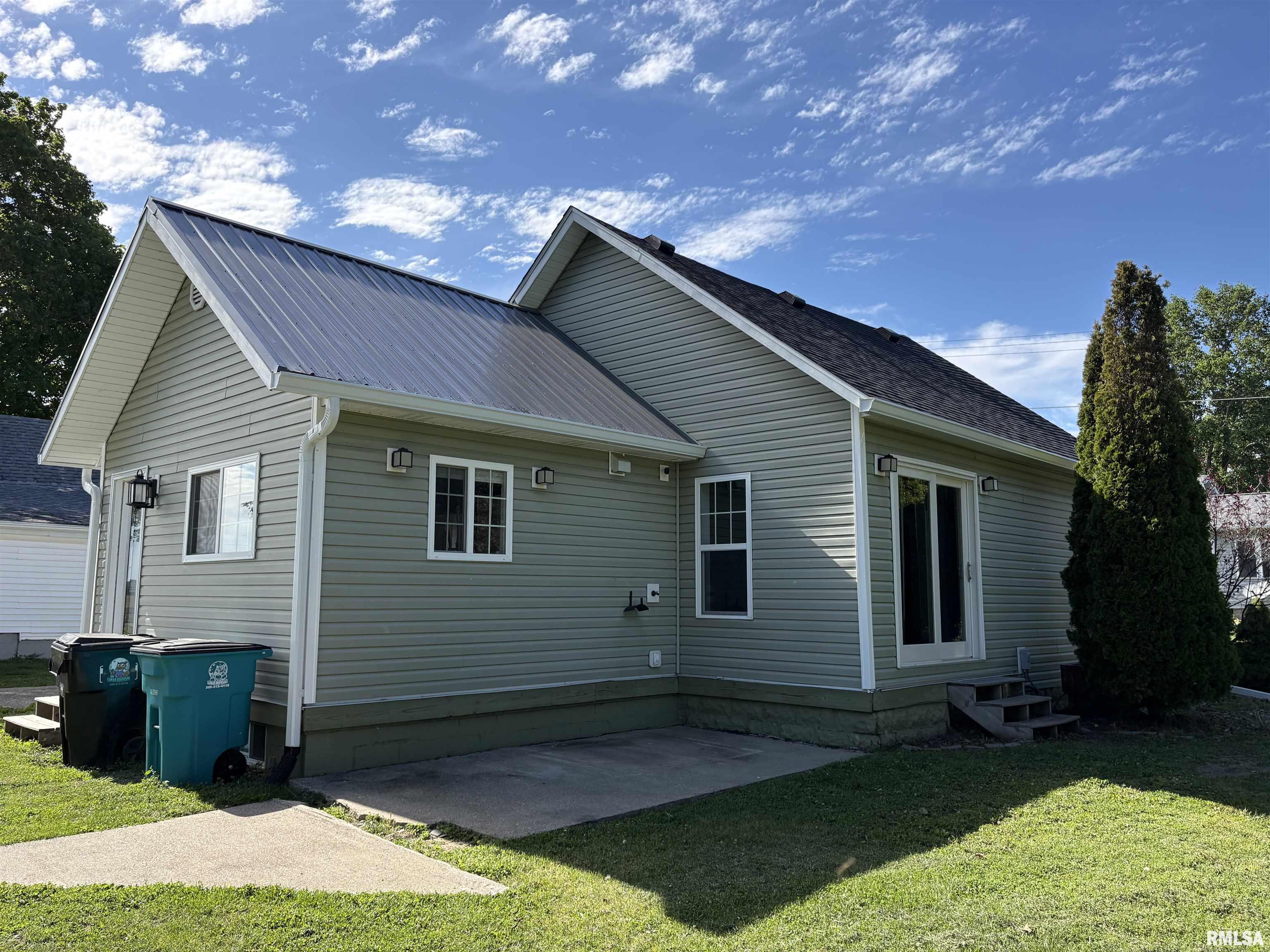 254 5th Street Dunfermline, IL 61524 - Photo 7 of 46