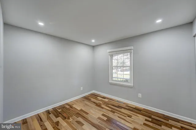 a view of empty room with window