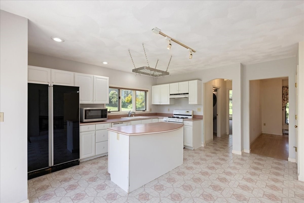 10 Valleyview Farm Road Haverhill, MA 01835 - Photo 14 of 41 Gallery Image 14