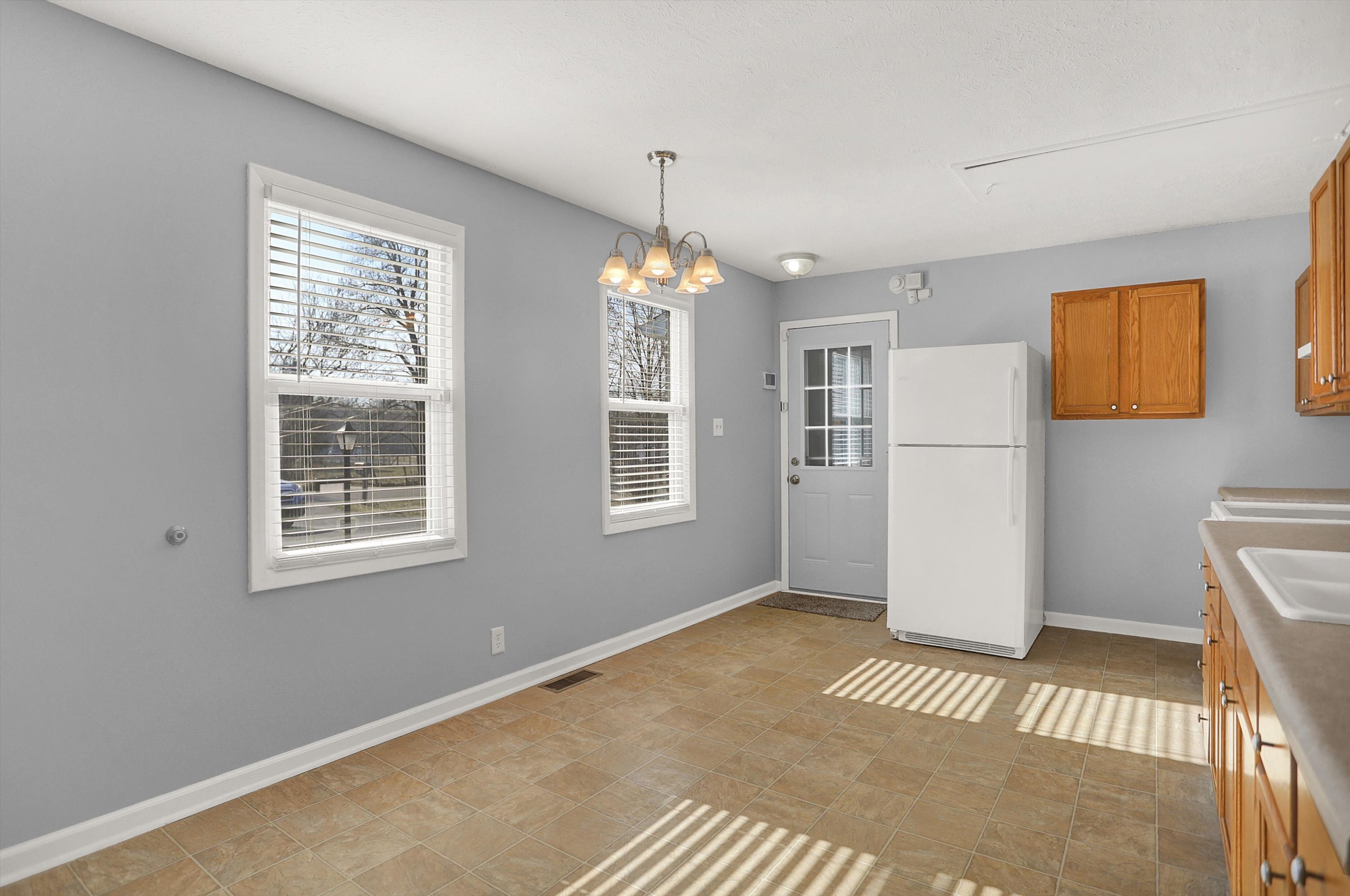 338 West Stop 11 Road Indianapolis, IN 46217 - Photo 15 of 32 Gallery Image 15
