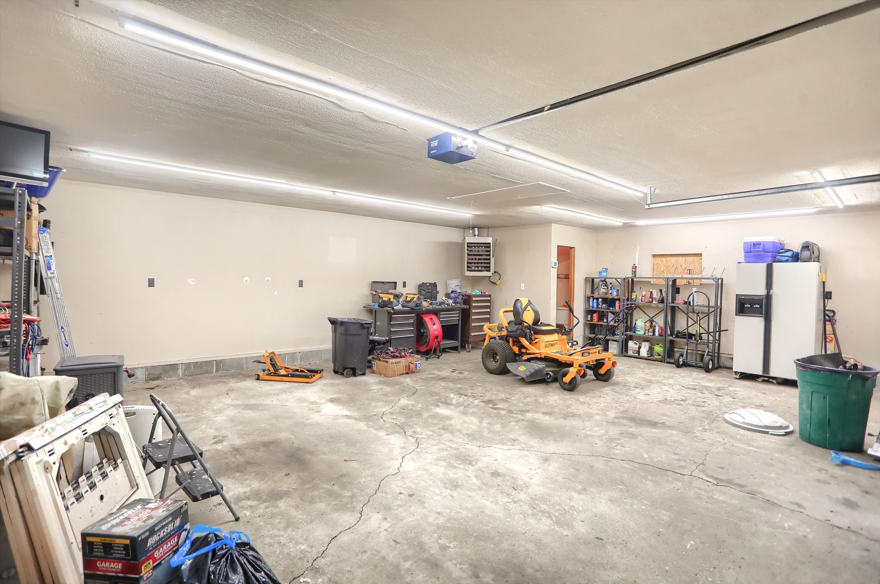 338 West Stop 11 Road Indianapolis, IN 46217 - Photo 6 of 32 Gallery Image 6