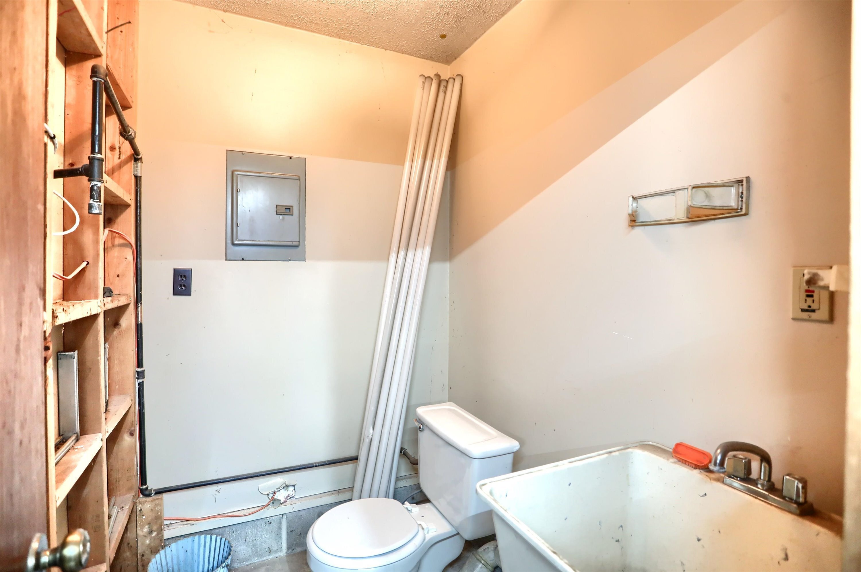338 West Stop 11 Road Indianapolis, IN 46217 - Photo 7 of 32 Gallery Image 7