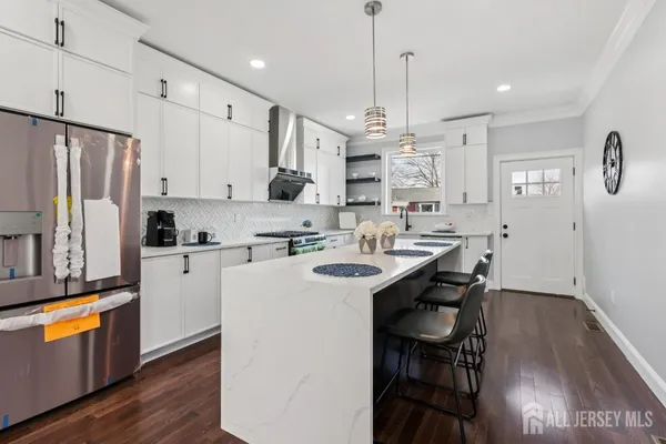 $1,150,000 | 239 Suttons Lane, Edison, NJ 08817