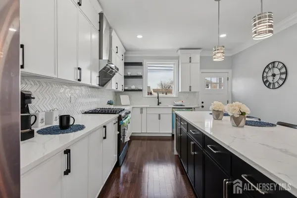 $1,150,000 | 239 Suttons Lane, Edison, NJ 08817