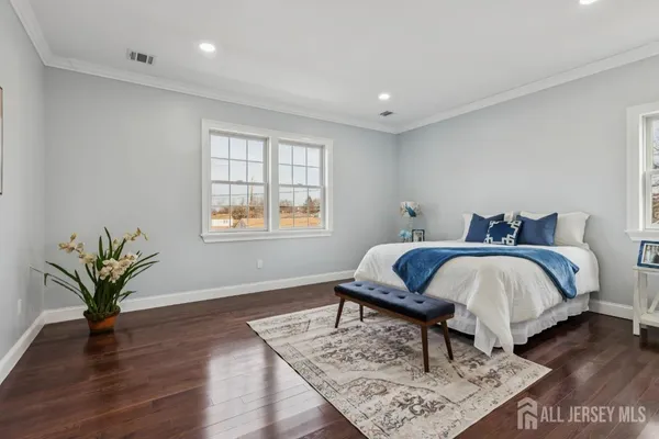 $1,150,000 | 239 Suttons Lane, Edison, NJ 08817