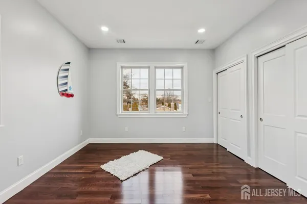 $1,150,000 | 239 Suttons Lane, Edison, NJ 08817