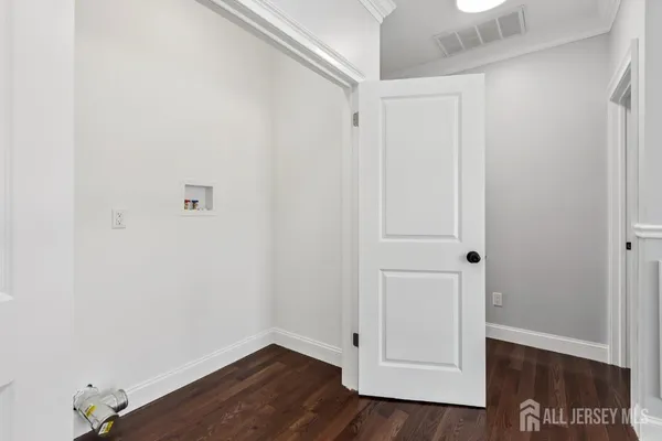 $1,150,000 | 239 Suttons Lane, Edison, NJ 08817