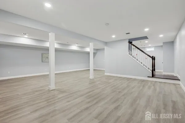 $1,150,000 | 239 Suttons Lane, Edison, NJ 08817