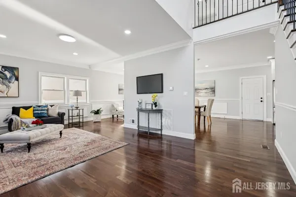 $1,150,000 | 239 Suttons Lane, Edison, NJ 08817