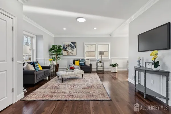 $1,150,000 | 239 Suttons Lane, Edison, NJ 08817