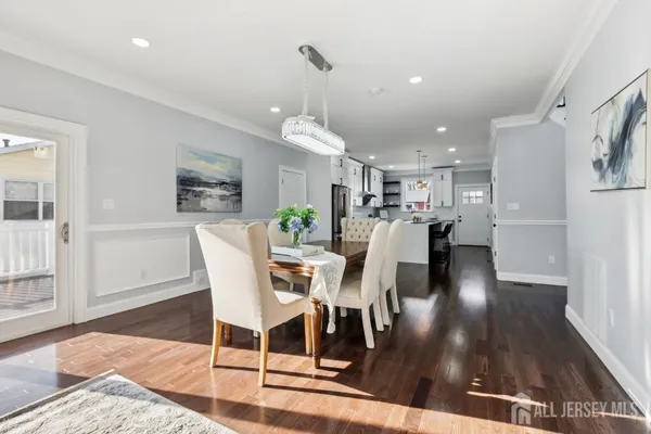 $1,150,000 | 239 Suttons Lane, Edison, NJ 08817