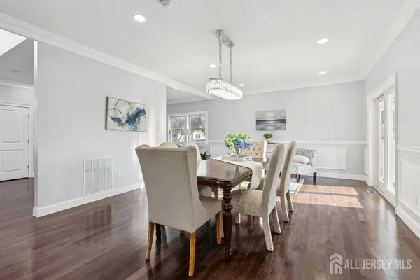 $1,150,000 | 239 Suttons Lane, Edison, NJ 08817