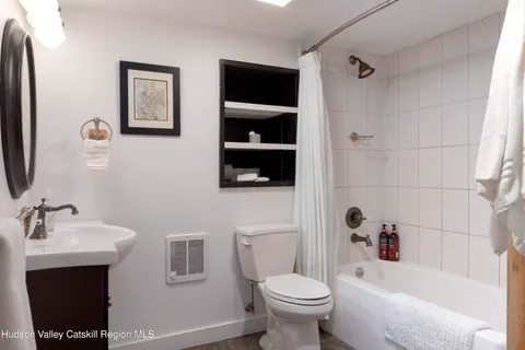 $899,000 | 628 Lattintown Road, Marlboro, NY 12542