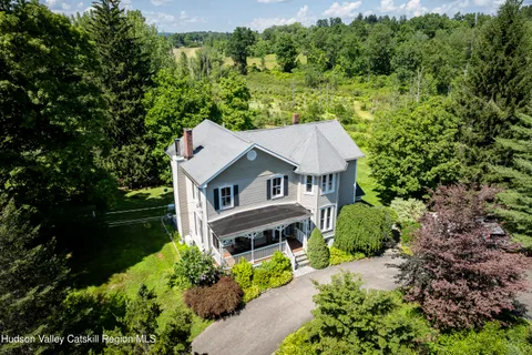 $899,000 | 628 Lattintown Road, Marlboro, NY 12542