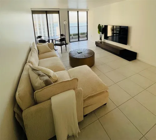 $2,800 | 555 Northeast 15th Street, Unit 24D, Miami, FL 33132