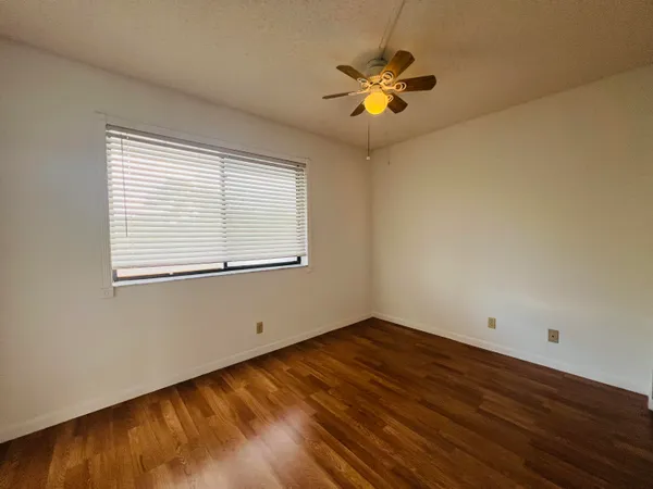 $1,550 | 3154 Via Poinciana, Unit 214, Lake Worth, FL 33467