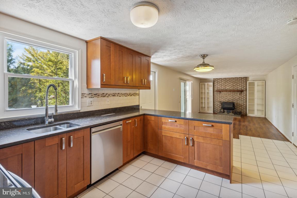 8032 Red Jacket Way Jessup, MD 20794 - Photo 11 of 40