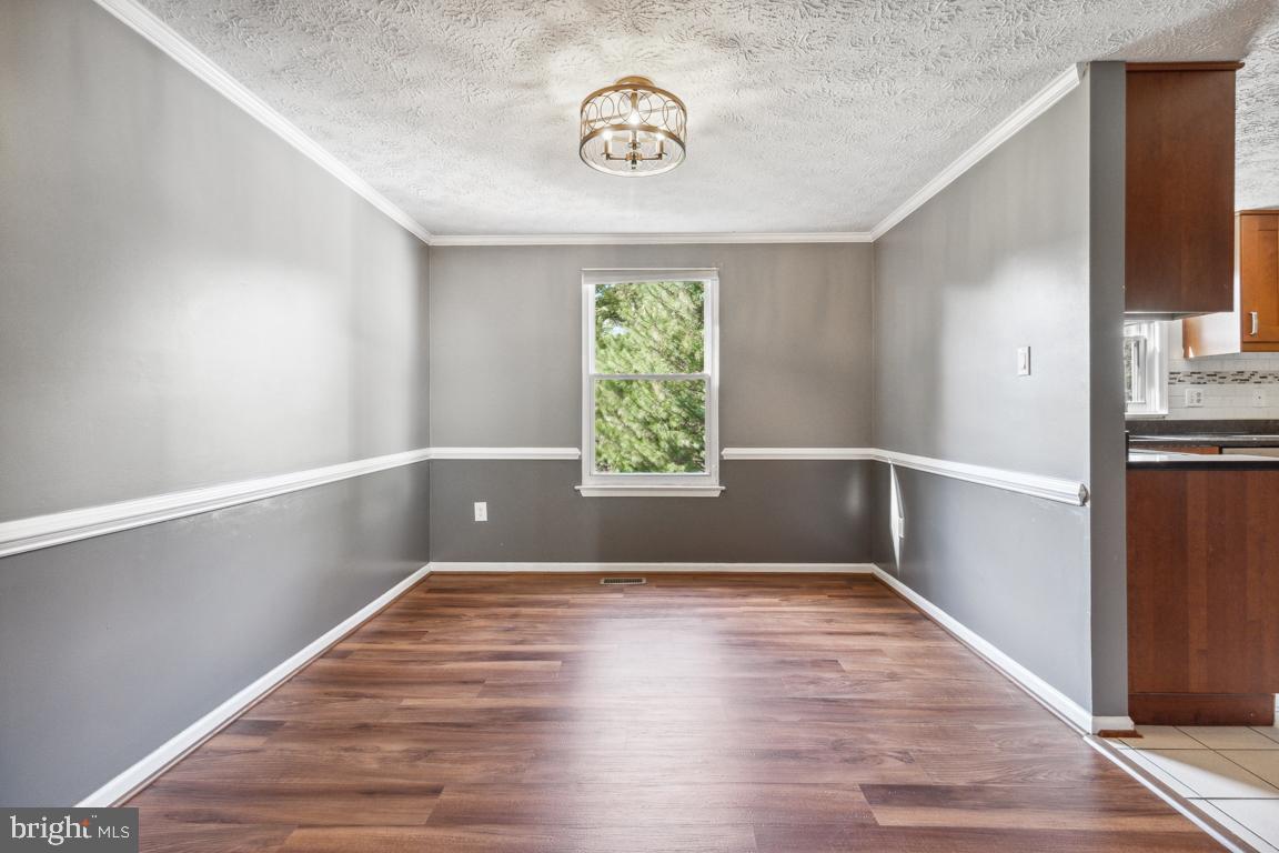 8032 Red Jacket Way Jessup, MD 20794 - Photo 6 of 40