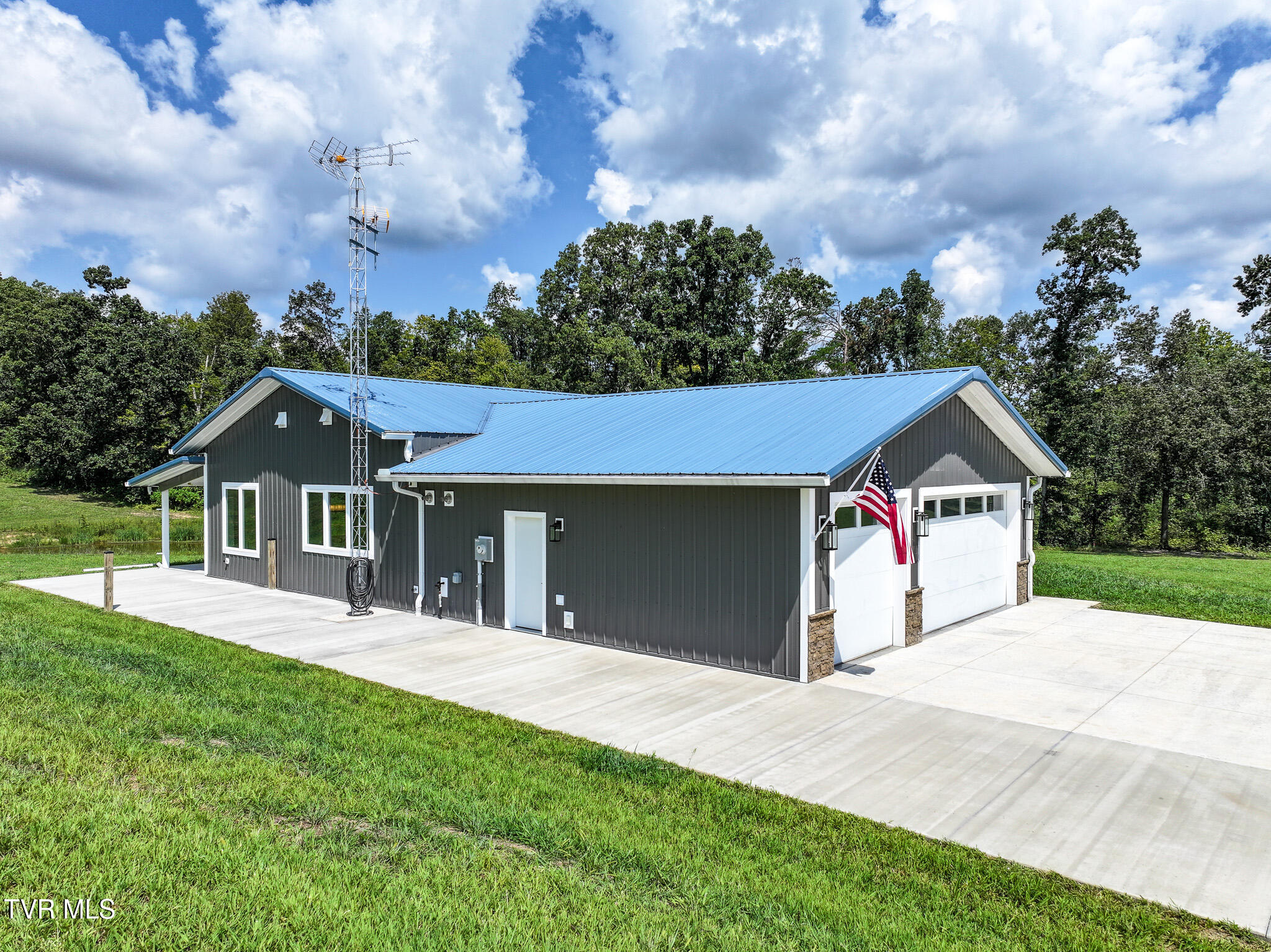 1433 Billy Bible Road Greeneville, TN 37745 - Photo 2 of 59 DJI_20250819082312_0708_D